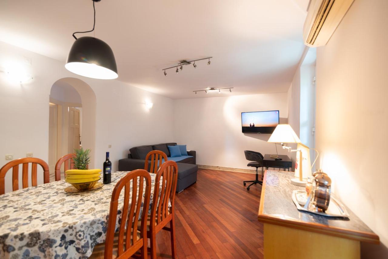 Palm Garden Apartment In Center With Big Terrace スプリト エクステリア 写真