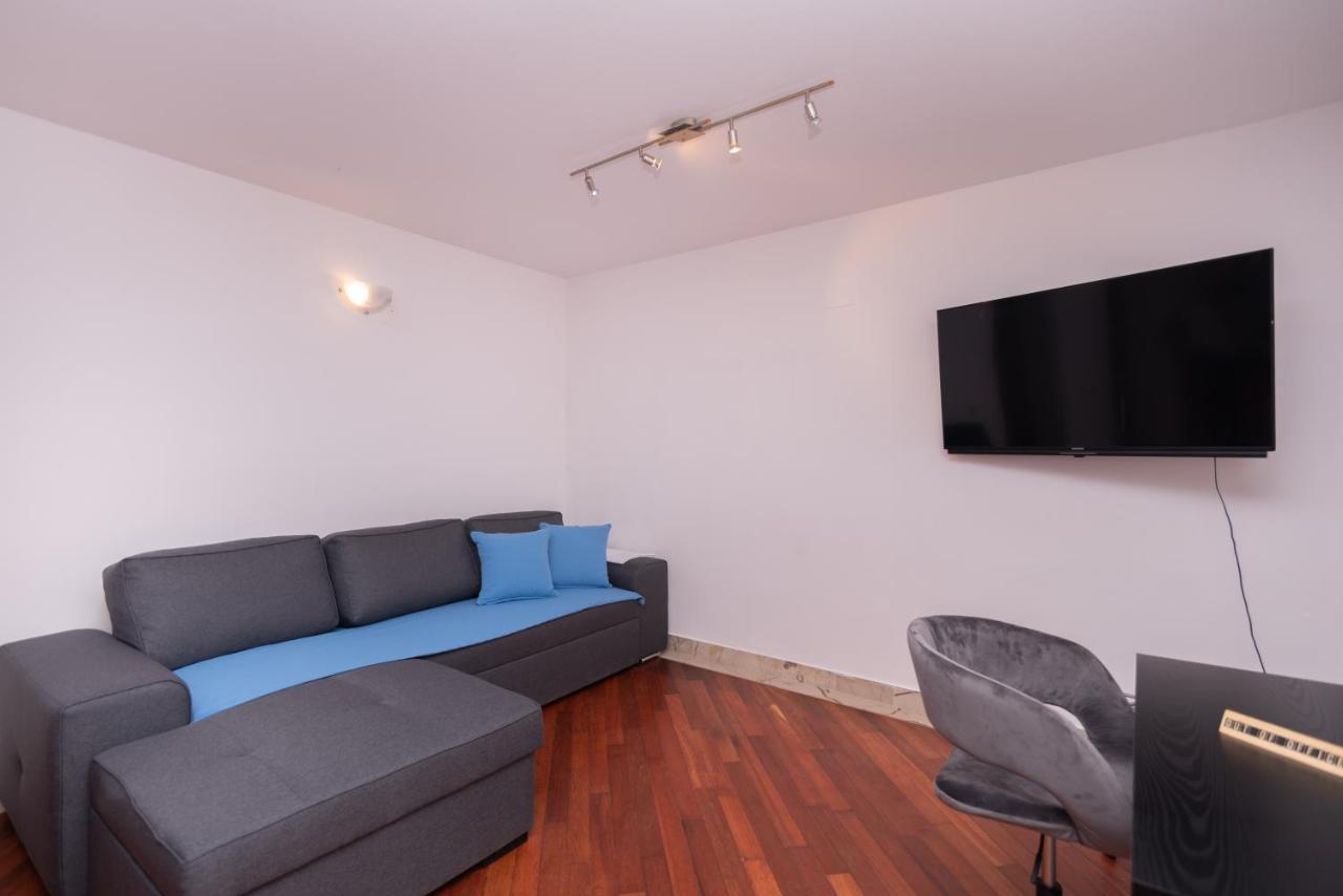 Palm Garden Apartment In Center With Big Terrace スプリト エクステリア 写真