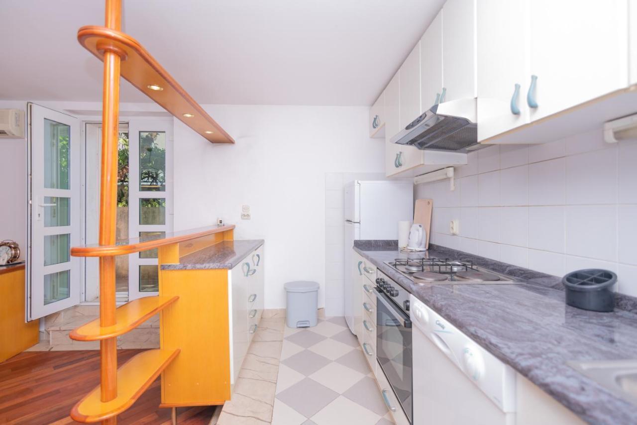 Palm Garden Apartment In Center With Big Terrace スプリト エクステリア 写真