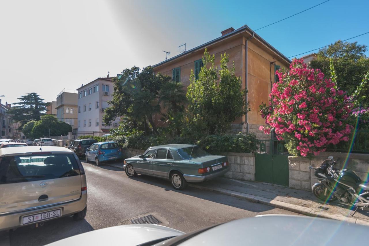 Palm Garden Apartment In Center With Big Terrace スプリト エクステリア 写真