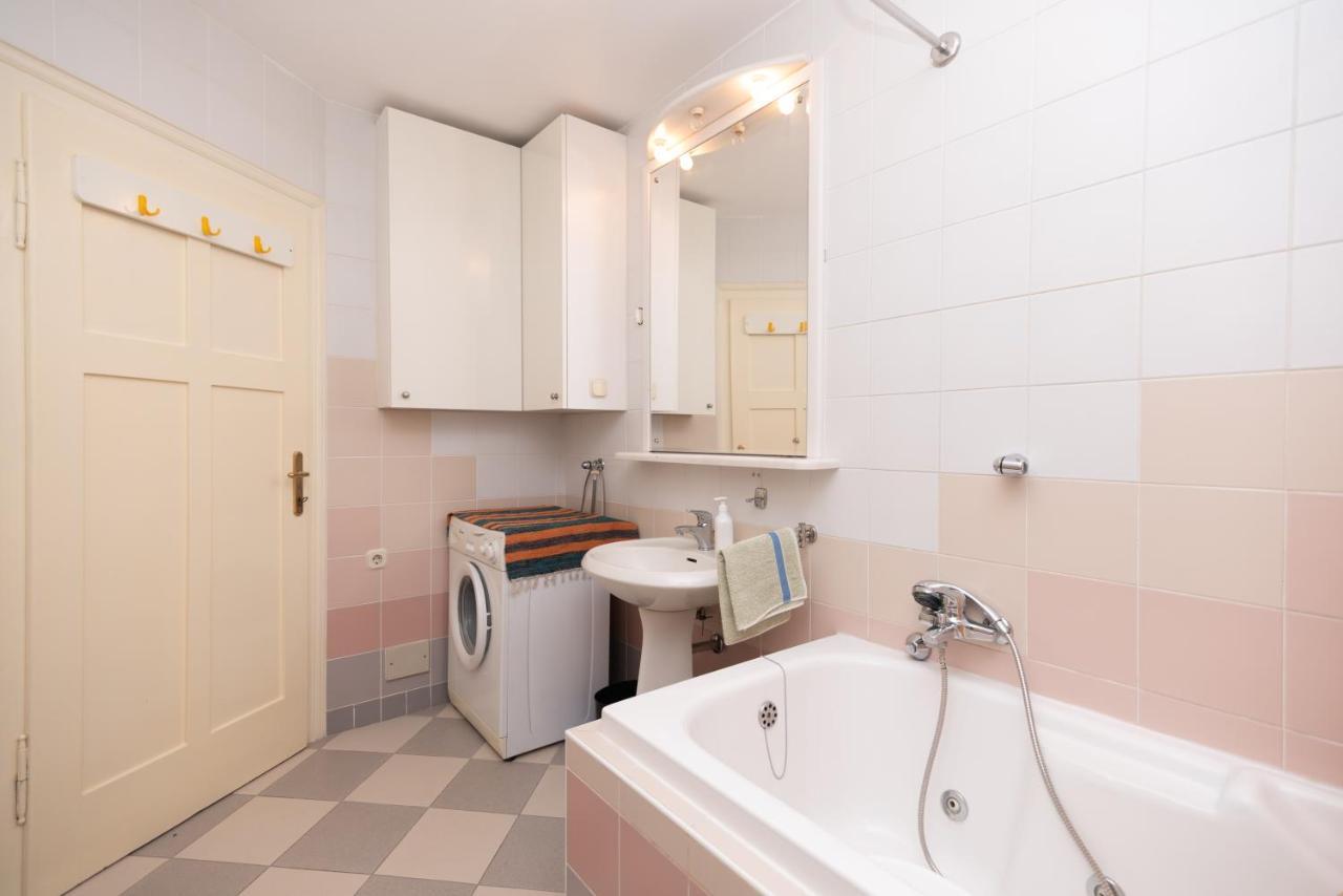 Palm Garden Apartment In Center With Big Terrace スプリト エクステリア 写真