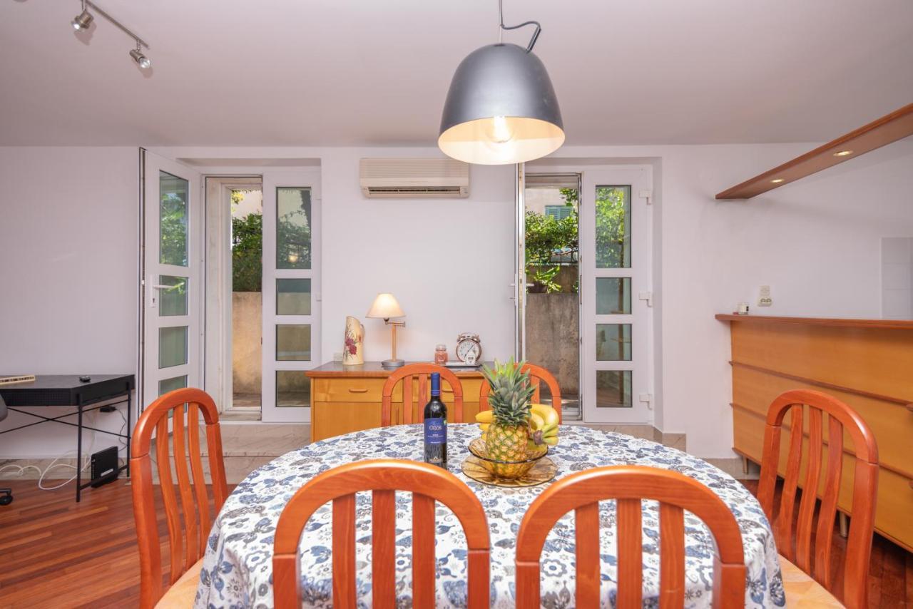 Palm Garden Apartment In Center With Big Terrace スプリト エクステリア 写真