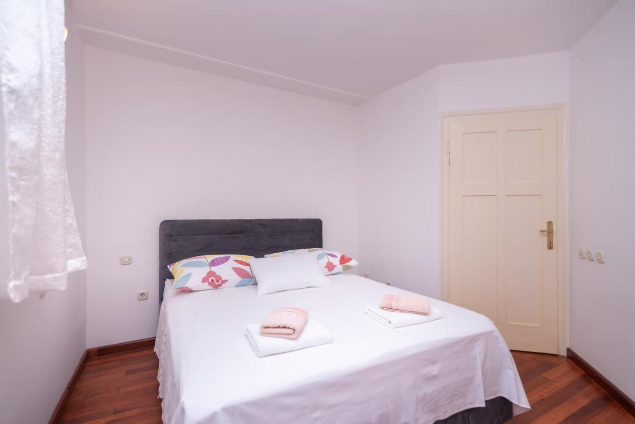 Palm Garden Apartment In Center With Big Terrace スプリト エクステリア 写真