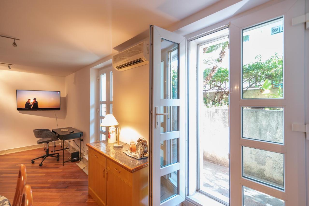 Palm Garden Apartment In Center With Big Terrace スプリト エクステリア 写真